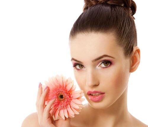 زيت الكافور لبشرة نقية