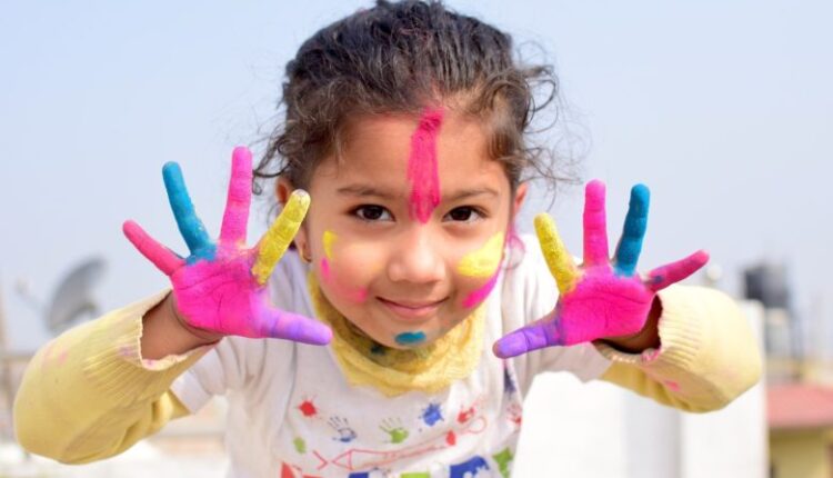 إزالة بقع الدهان عن الملابس