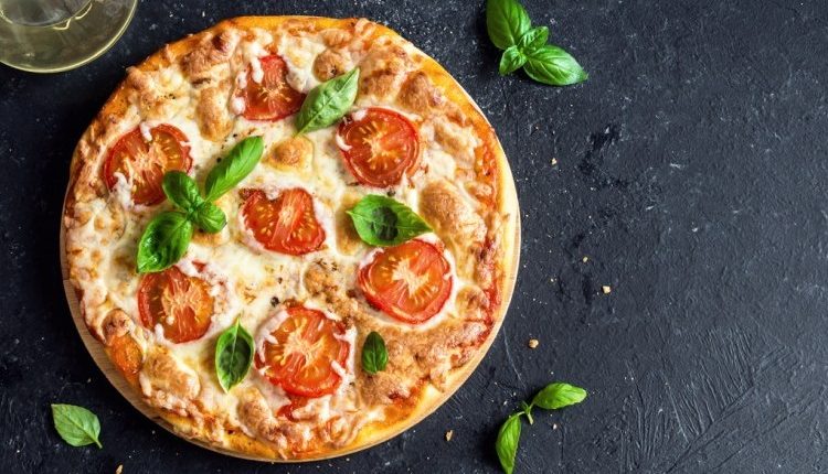 بيتزا مارغاريتا