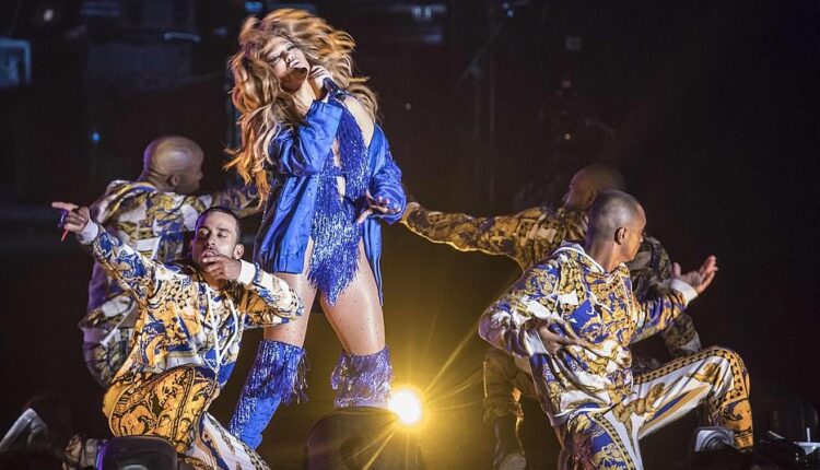 حفلة جنيفر لوبيز مصر