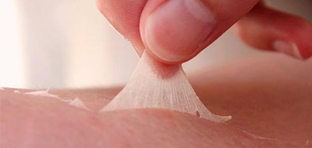 طريقة إزالة الجلد الميت من الجسم وطريقته كيميائيًا وطبيعيًا
