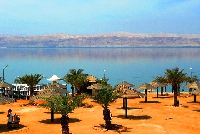 كيفية التواصل مع المناطق السياحية في البحر الميت