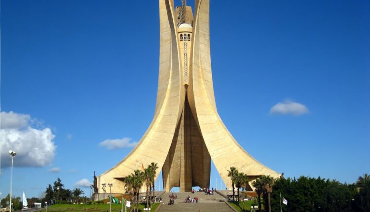 وصف احد المعالم السياحية في الجزائر