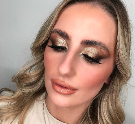 خطوات تطبيق مكياج برونزي للسهرات