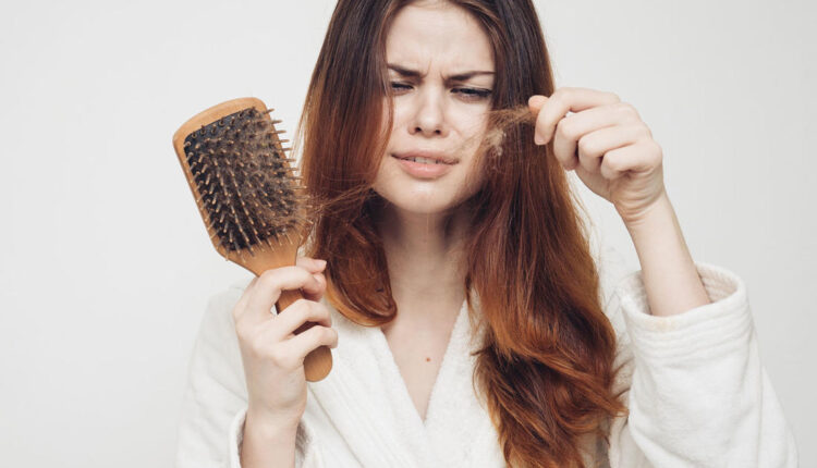 هل الكوفيد 19 يؤدي إلى تساقط الشعر؟