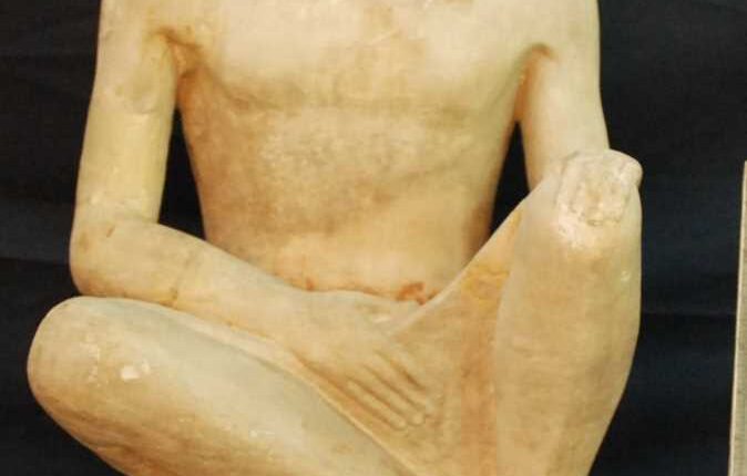 تمثال عنخ رع الثاني في المتحف المصري