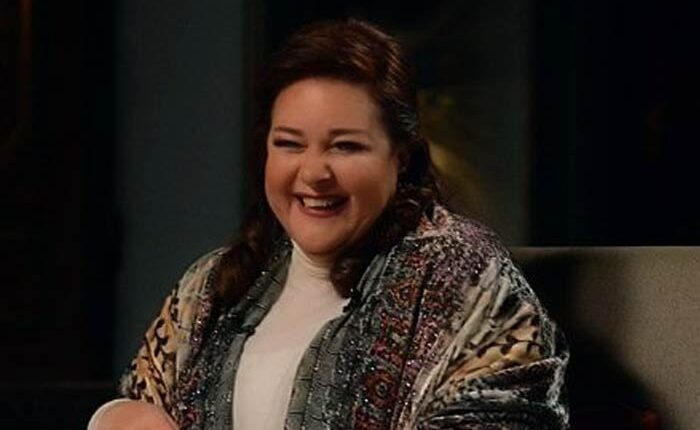 الفنانة دلال عبد العَزيز