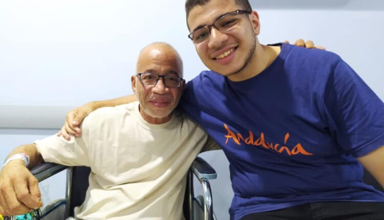 شاهد.. السبب وراء منع الزيارة عن الفنان المصري شريف دسوقي