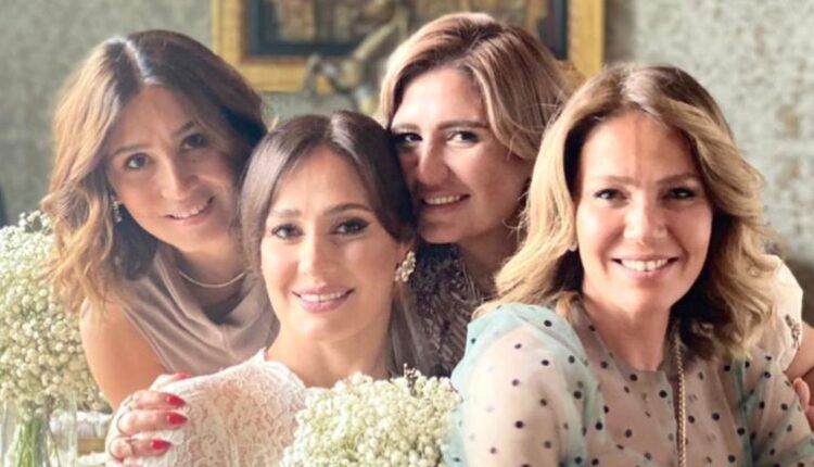 انفعال هنا شيحة على مراسلي القنوات الفضائية.. والسبب اختها حلا