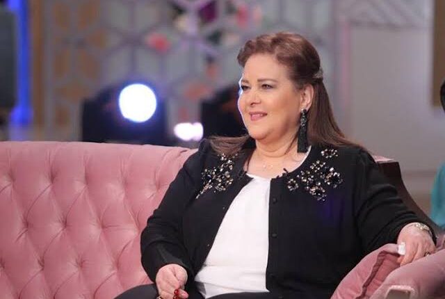 مصدر يكذب تحسن الحالة الصحية لدلال عبد العزيز.. ويعلق ادعولها