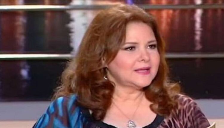 إيمي سمير غانم تنشر عبارة كتبت على غرفة والدتها تسببت في حالة من الحزن