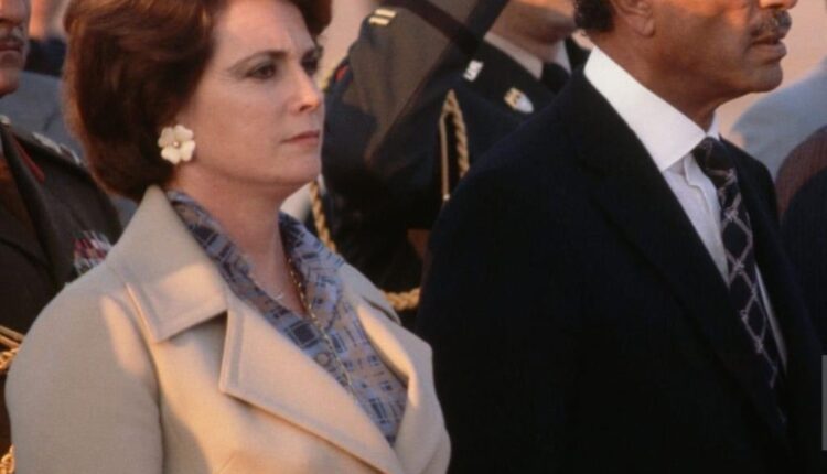 نبأ عاجل.. رحيل جيهان السادات زوجة الرئيس أنور السادات