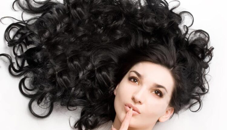 أفضل طرق العناية بالشعر الدهني