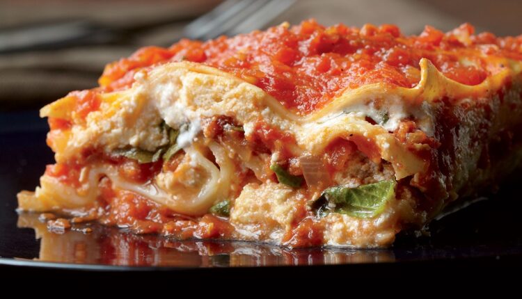 خبيرة تغذية تحذر من أضرار إعادة تسخين الطعام المطبوخ مسبقا وكيفية تخزينه