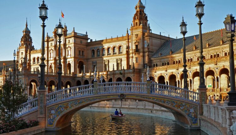 فرصة رائعة لمحبي الطبيعة.. للتعرف على الأماكن السياحية في الأندلس