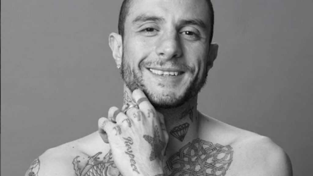 تامر حسني.. ينهي الخلاف بين أحمد الفيشاوي والإعلامي عمرو أديب