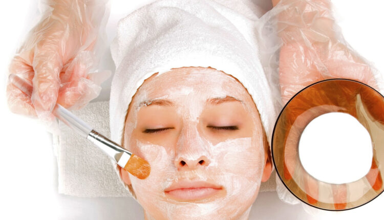 خلطات منزلية.. تعمل على تقشير البشرة والاستغناء عن العمليات التجميلية