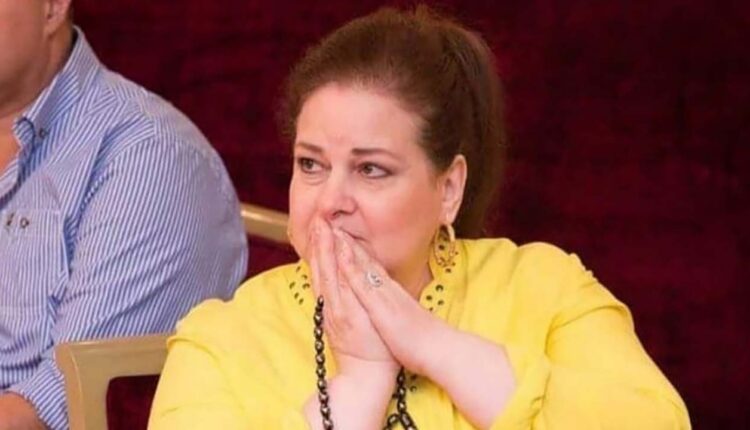 6 ساعات بجوار ثلاجة حفظ الموتى.. دنيا وإيمي سمير غانم في انهيار تام