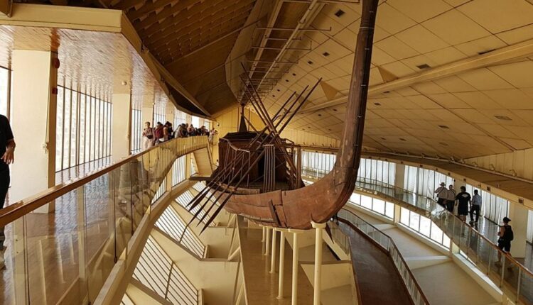 حدث عالمي بمصر.. نقل مركب الشمس الخاصة بخوفو