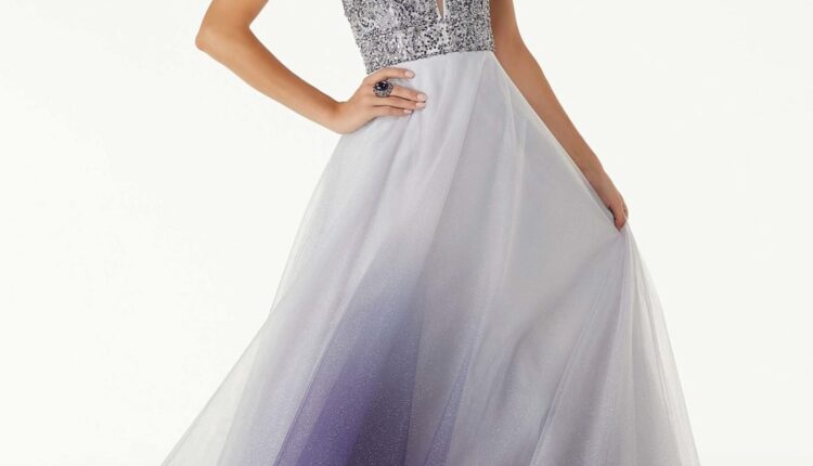 قصات فساتين لإظهار منطقة الصدر بمظهر أنحف ومرتب