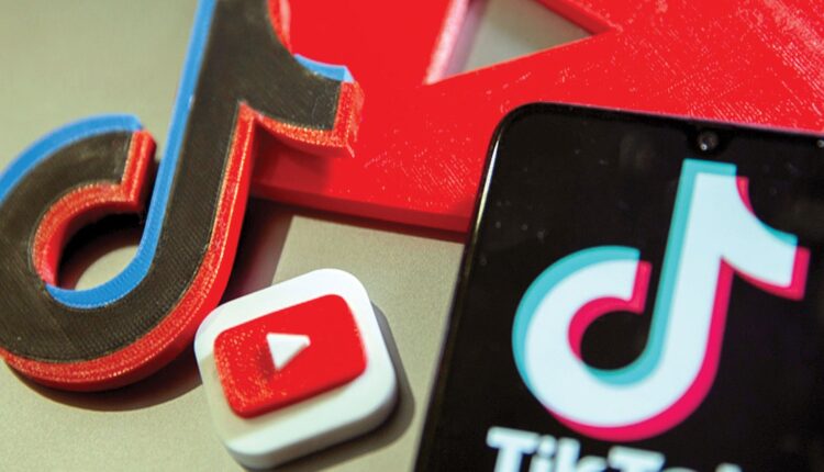 المنافسة تشتعل بين يوتيوب وتيك توك.. حول الفيديوهات القصيرة