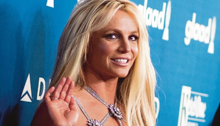 بعد 13 عاماً من الإساءة.. بريتني سبيرز تتخلص من وصاية والدها