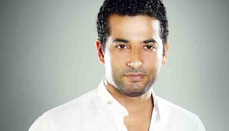 عمرو سعد.. سعيد بمكالمة هاتفية سمعت صوت دلال عبد العزيز بناء على طلبها