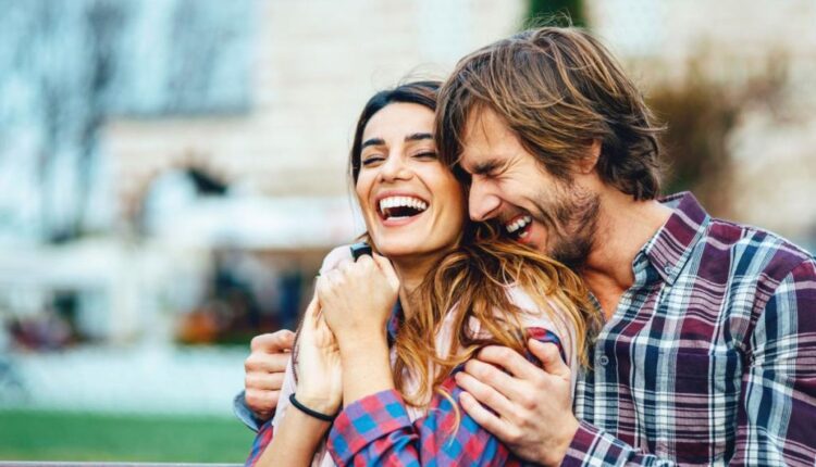 نصائح لتحسين علاقاتك الشخصية.. من خلال أبرز لغات الحب الخمس