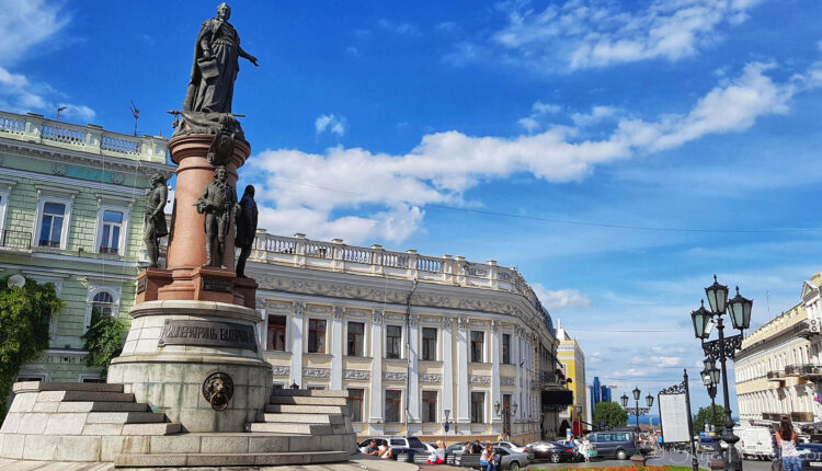 فرصة لمحبي الثقافة والفنون.. عند زيارتك أوكرانيا تعرف على أوديسا الساحرة