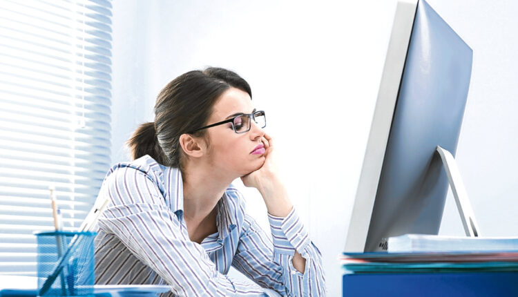 الشعور ب الملل في العمل.. أسبابه وكيفية التخلص منه بكل سهولة