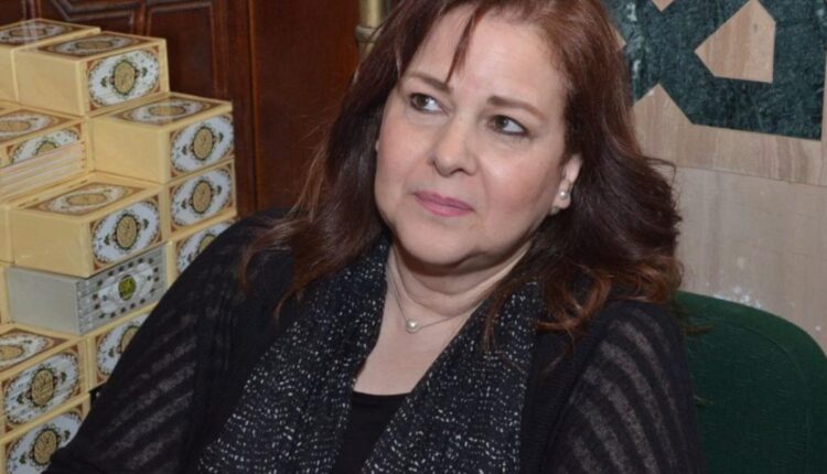 دلال عبد العزيز تلحق بزوجها الفنان سمير غانم.. والحزن يخيم على الجميع