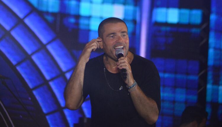 عمرو دياب.. يفجر مفاجأة بإطلاقه خط إنتاج أزياء له تحت أسم "34"