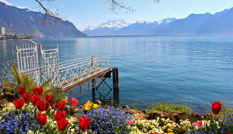 تعرف على معالم مونترو السويسرية الواقعة على ضفاف بحيرة جنيف