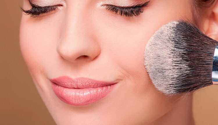 تعرفي على مكياج آخر لحظة للعروس.. إطلالة أنيقة ومميزة