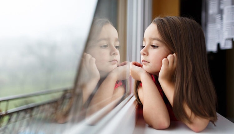 للأمهات 4 نصائح لعلاج الانطوائية عند الأطفال