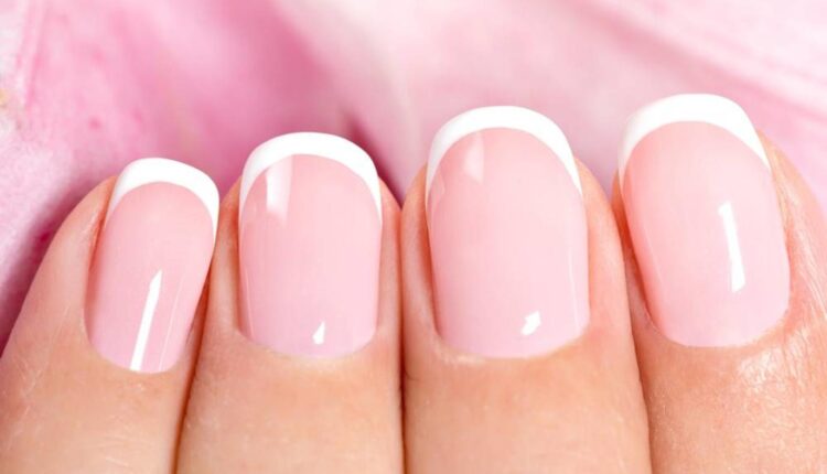 طرق تبييض الأظافر من الداخل بوصفات طبيعية