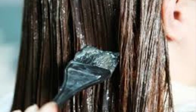 طرق تطبيق الحناء على الشعر وبالأخص الشعر الرمادي