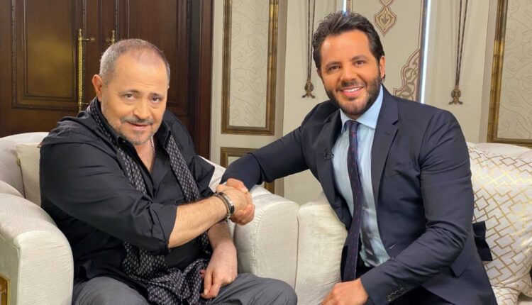 برنامج "جلسة عمر" يستضيف عمالقة الغناء ويتحدثون بشكل مريح منهم جورج وسوف