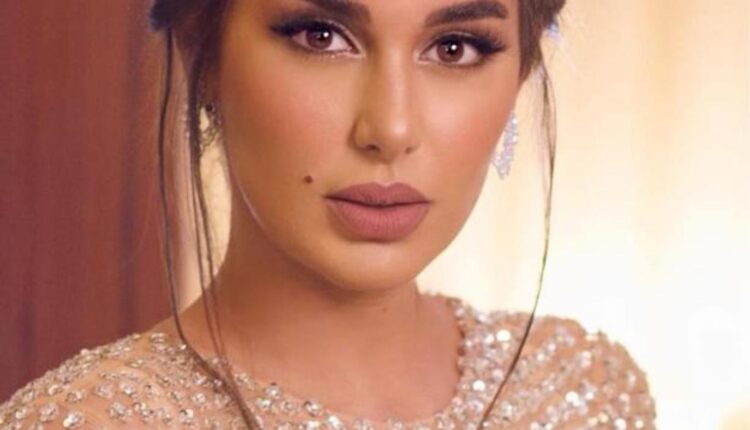 الفنانة ياسمين صبري.. تنوي الغياب عن فرح شقيقها ووالدها يقول: المال غيرهم