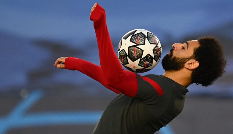 الجماهير عاضبة بعد ظهور محمد صلاح مع حراس.... "بين أهله والجماهير اللي بتحبه"