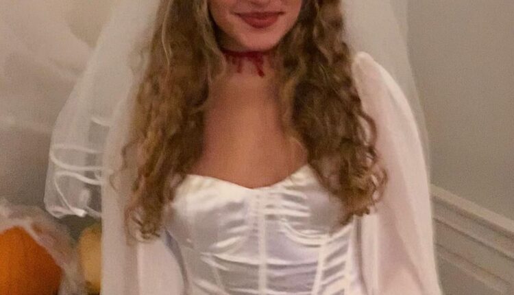 حقيقة زواج ابنة عمرو دياب دون علمه... بعد ظهورها بالفستان الأبيض