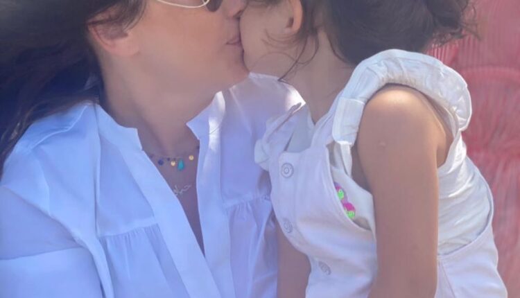 بكل الحب كندة علوش تهنئ إبنتها بعيد ميلادها الثالث... بصورة تجمعهما