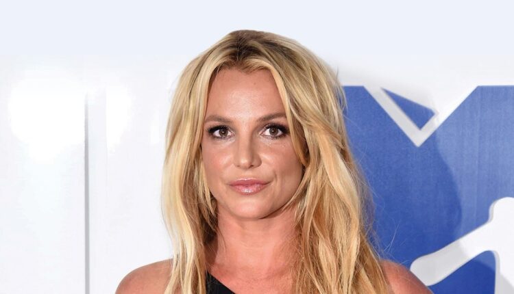 بريتني سبيرز: تتحرر من وصاية والدها بعد 13 عام وسط احتفالات من معجبيها