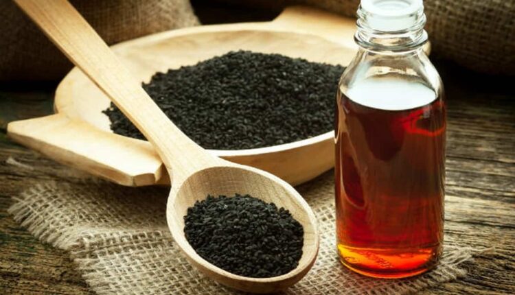 فوائد الحبة السوداء للسيدات... علاج لآلام الطمث وحتى السرطان