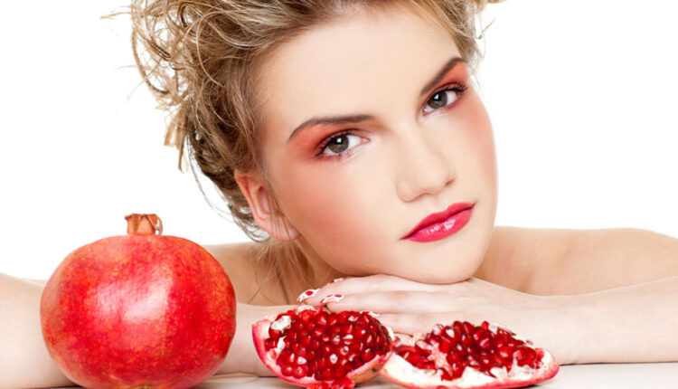 ماسك قشر الرمان لعلاج المشاكل التي تواجهها بشرتك في الشتاء