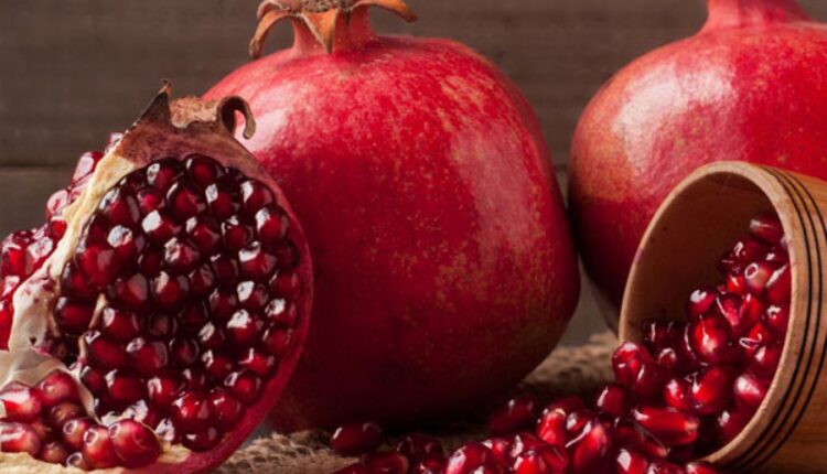 الرمان الفاكهة الوحيدة التي يمكنها محاربة السرطان مقارنة بـ الفواكه الأخرى