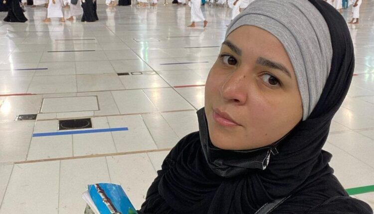 إيمي سمير غانم تؤدي مناسك العمرة... وحقيقة ارتداء الحجاب