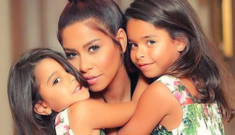 هنا ابنة شيرين عبد الوهاب تعلن كرهها لحسام حبيب بأغنية