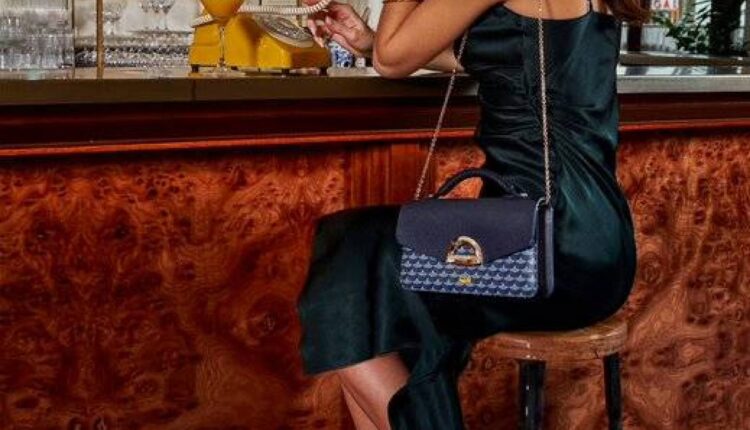 حقيبة Parade الشهيرة