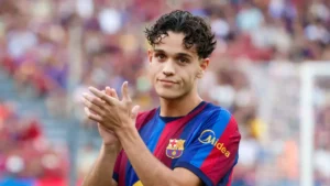 بوروسيا دورتموند يوفد ممثليه إلى برشلونة لحسم صفقة الظهير هيكتور فورت